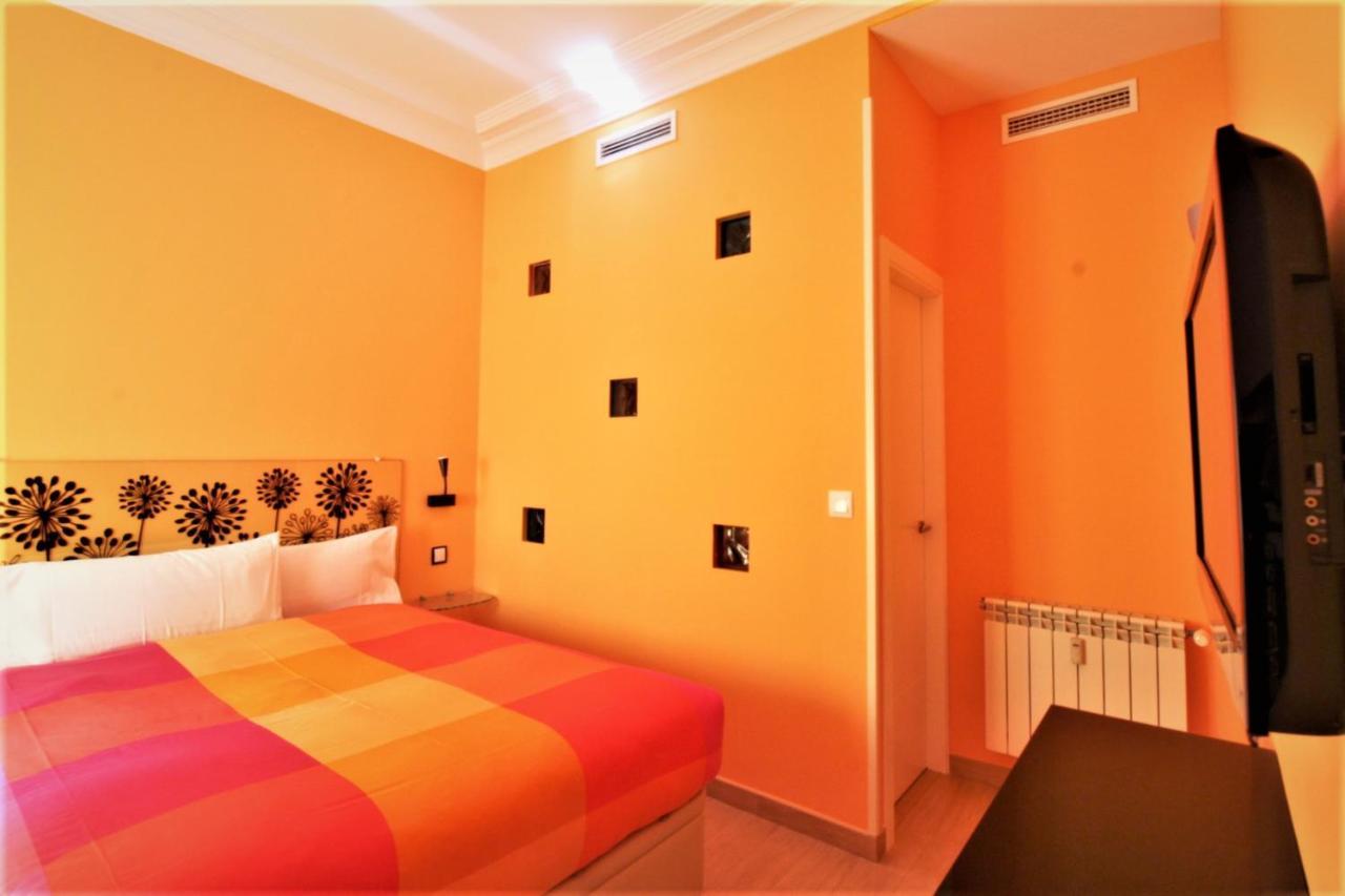 Hostal Arco Iris Madrid Bagian luar foto