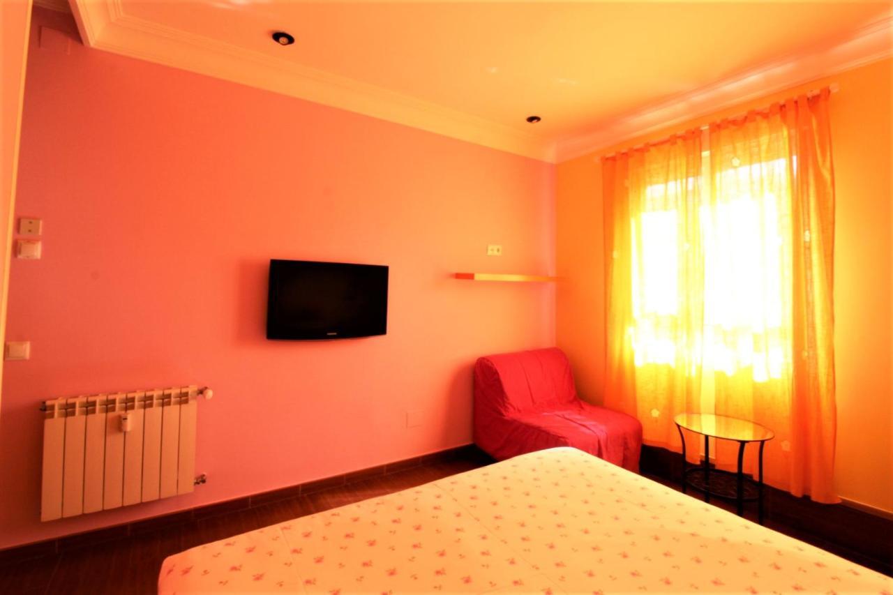 Hostal Arco Iris Madrid Bagian luar foto